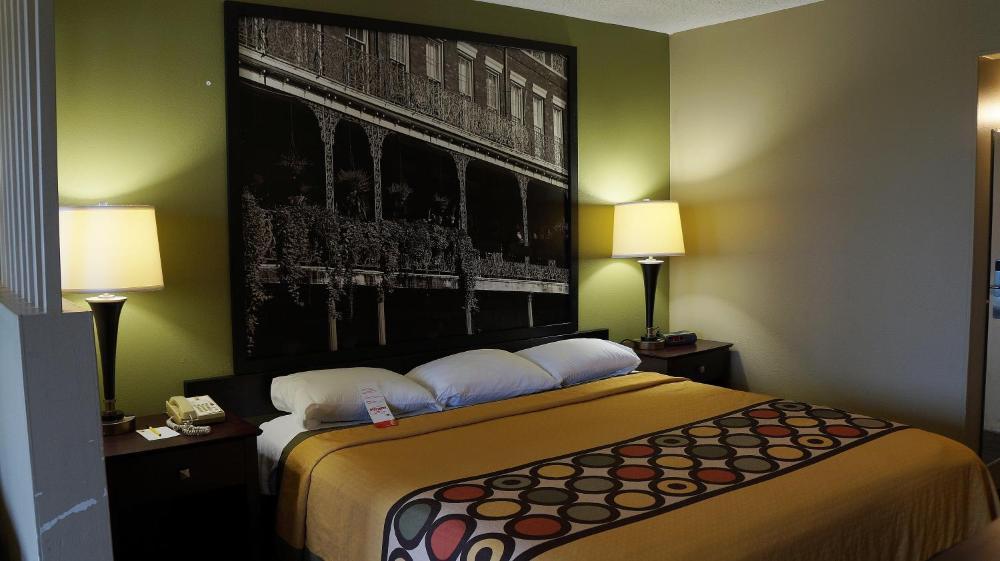 King Suite - Non-Smoking interior
